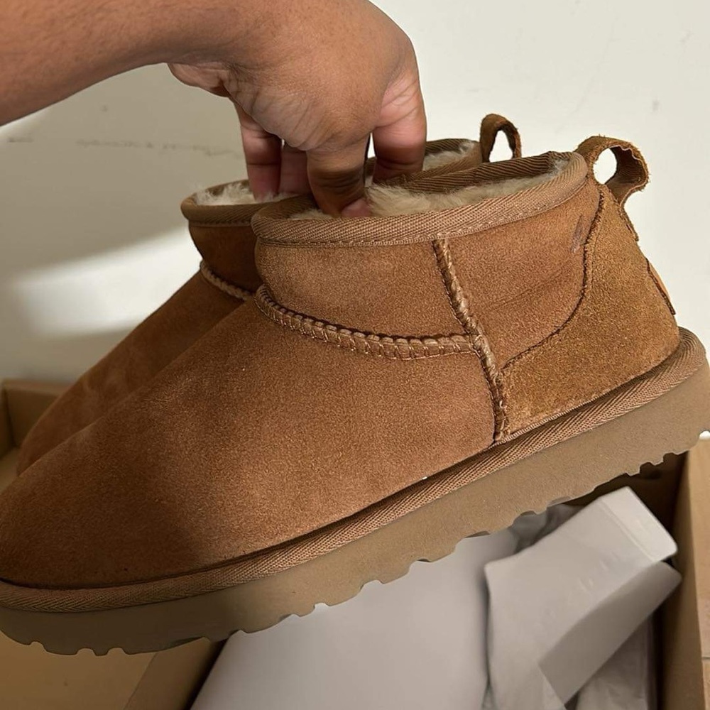 BEAND NEW CHESTNUT UGG ULTRA MINI WOMEN SIZE 7